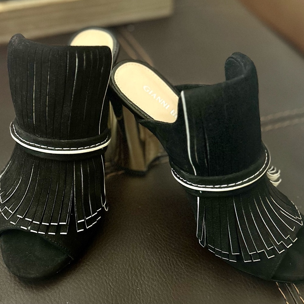 Block heel Gianni Bini shoes
